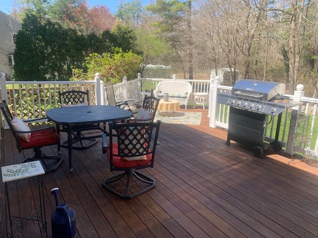 101 River Rd, Hanover, MA 02339