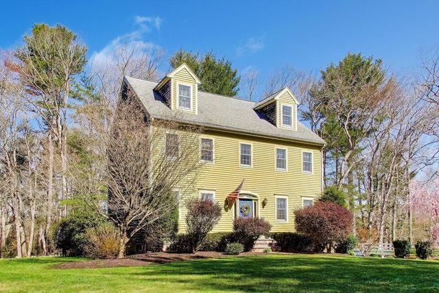 101 River Rd, Hanover, MA 02339