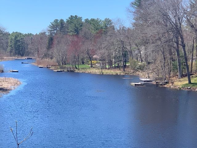101 River Rd, Hanover, MA 02339