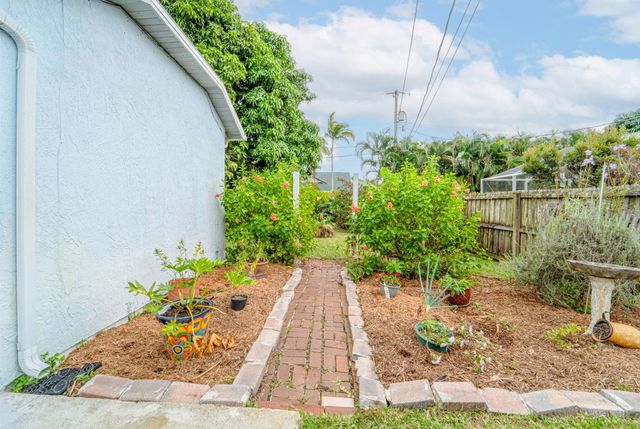 6851 NW Jorgensen Road, Port St Lucie, FL 34983