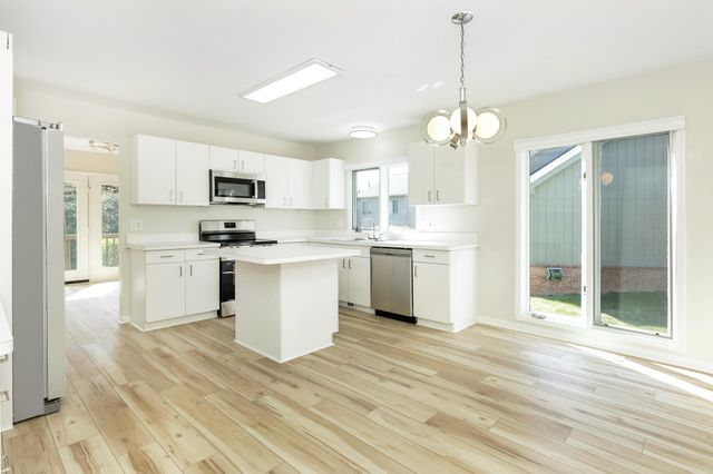 37743 Avon Lane, Farmington Hills, MI 48331