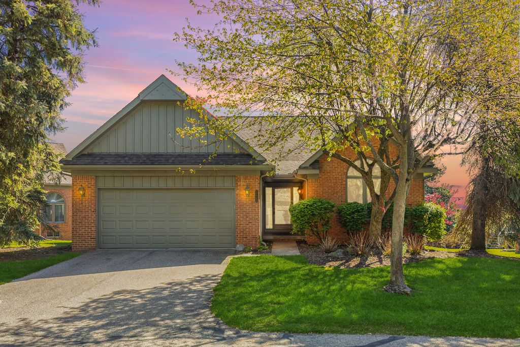 37743 Avon Lane, Farmington Hills, MI 48331