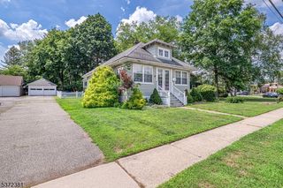 6 Center St, Pompton Lakes Boro, NJ 07442