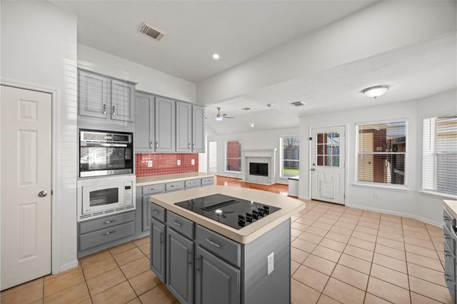 6314 Castle Lane Drive, Houston, TX 77066