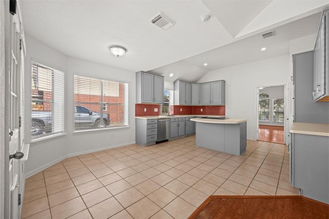 6314 Castle Lane Drive, Houston, TX 77066