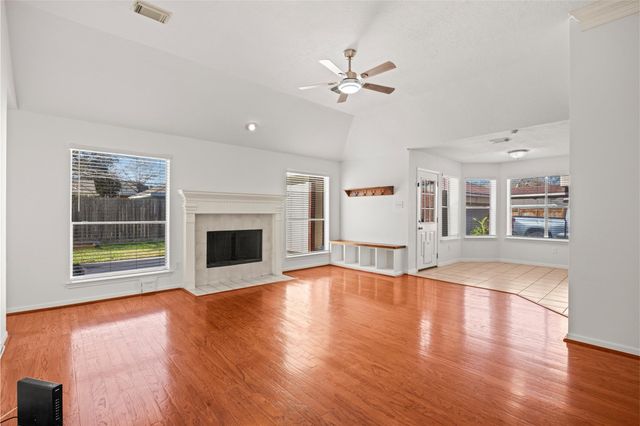 6314 Castle Lane Drive, Houston, TX 77066