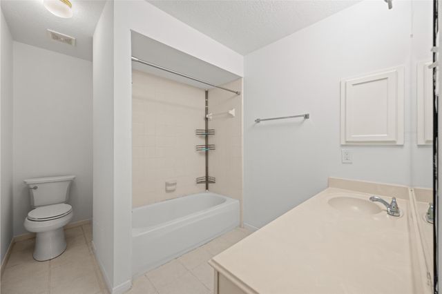 6314 Castle Lane Drive, Houston, TX 77066