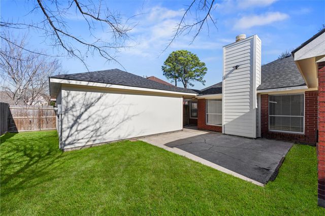 6314 Castle Lane Drive, Houston, TX 77066