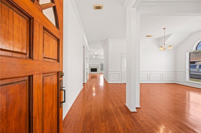 6314 Castle Lane Drive, Houston, TX 77066