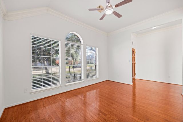 6314 Castle Lane Drive, Houston, TX 77066