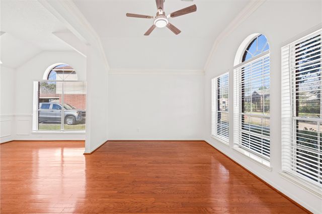 6314 Castle Lane Drive, Houston, TX 77066