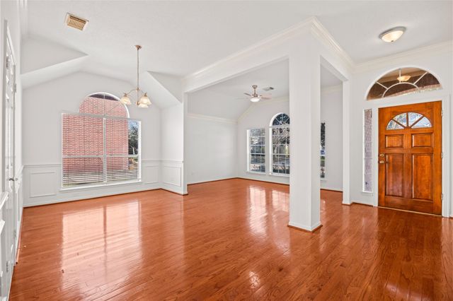 6314 Castle Lane Drive, Houston, TX 77066