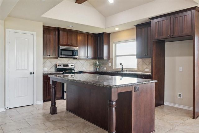 2407 Thuesen Road, Beasley, TX 77417