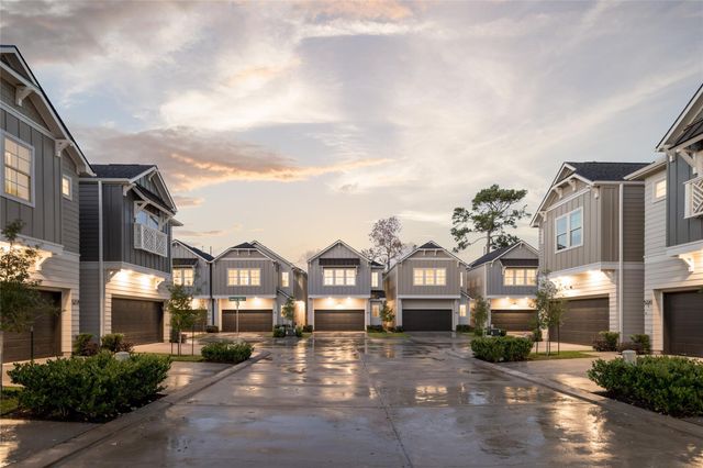 5204 Amber Sunrise Drive, Houston, TX 77018