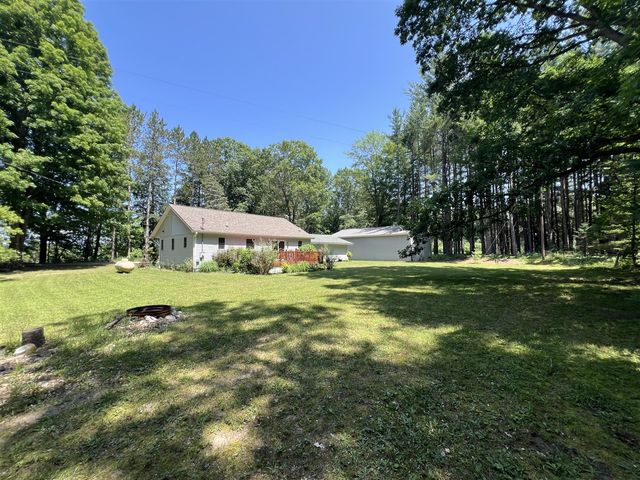 2564 Bialik Road, Manistee, MI 49660