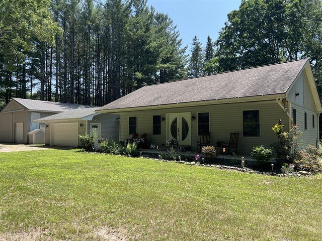 2564 Bialik Road, Manistee, MI 49660