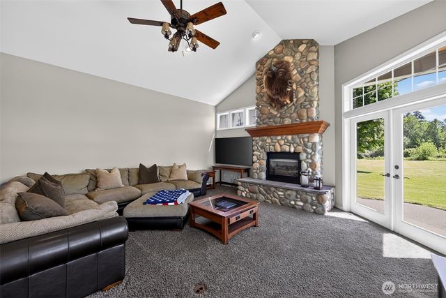 3601 214th Avenue E, Lake Tapps, WA 98391