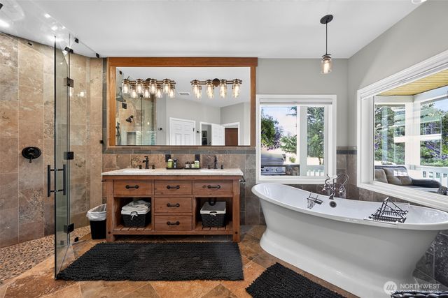 3601 214th Avenue E, Lake Tapps, WA 98391