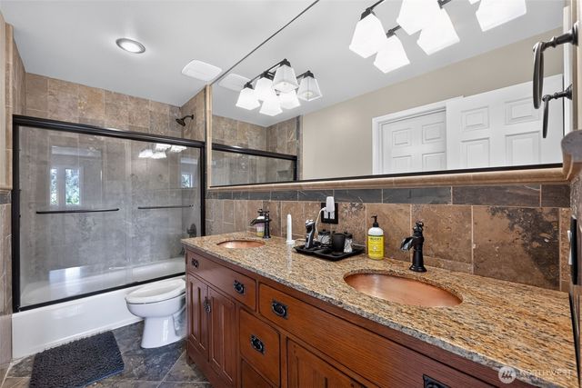3601 214th Avenue E, Lake Tapps, WA 98391