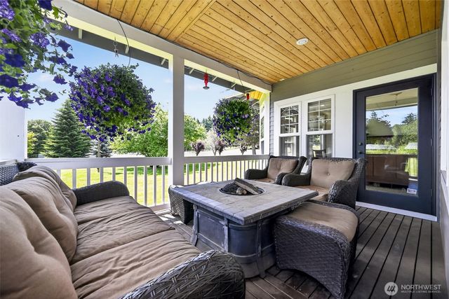 3601 214th Avenue E, Lake Tapps, WA 98391