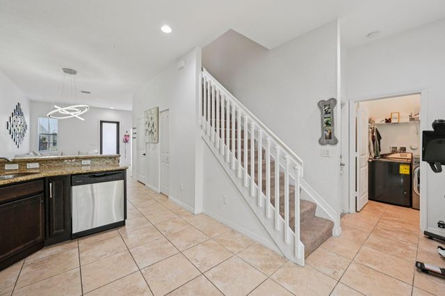 482 Graham Place, Boynton Beach, FL 33435