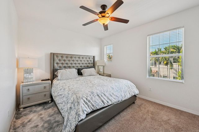 482 Graham Place, Boynton Beach, FL 33435