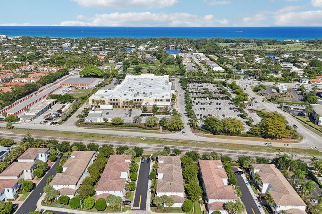 482 Graham Place, Boynton Beach, FL 33435