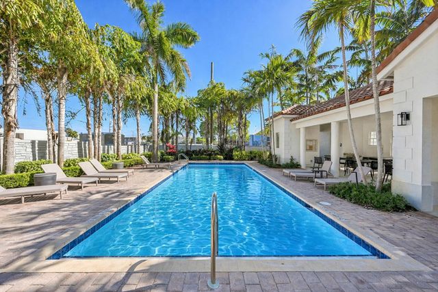 482 Graham Place, Boynton Beach, FL 33435