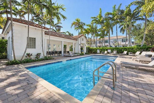 482 Graham Place, Boynton Beach, FL 33435