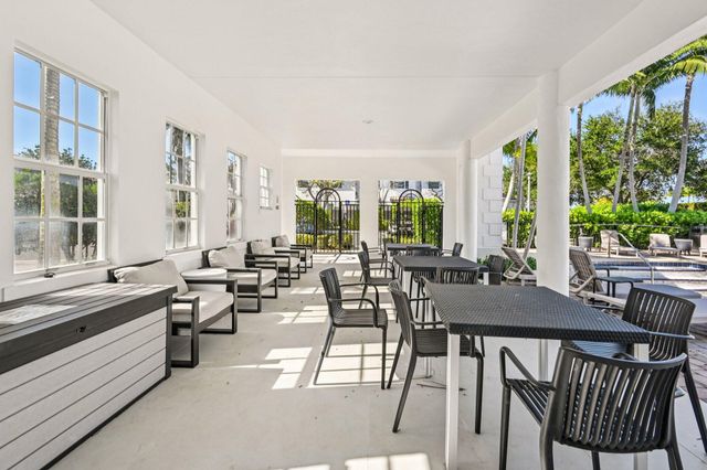 482 Graham Place, Boynton Beach, FL 33435