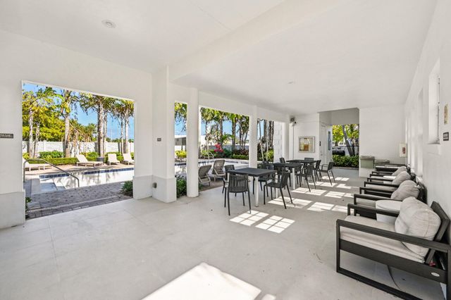 482 Graham Place, Boynton Beach, FL 33435