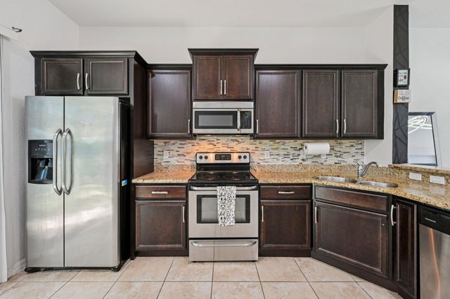 482 Graham Place, Boynton Beach, FL 33435