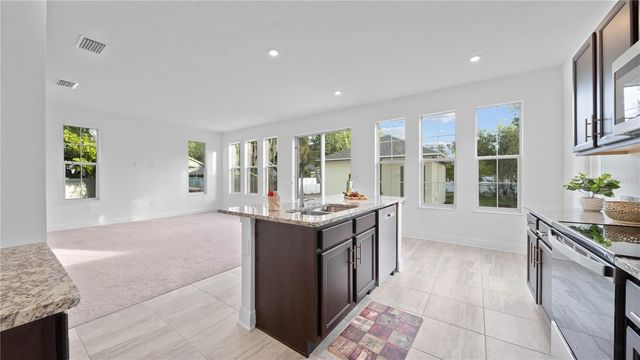 1156 37TH AVENUE N, St Petersburg, FL 33713