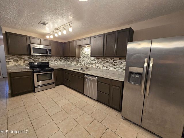 84 Woodforest Drive, Gulfport, MS 39503