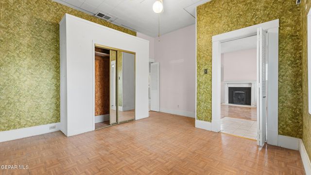 2427 GOLD Avenue, El Paso, TX 79930