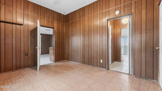 2427 GOLD Avenue, El Paso, TX 79930