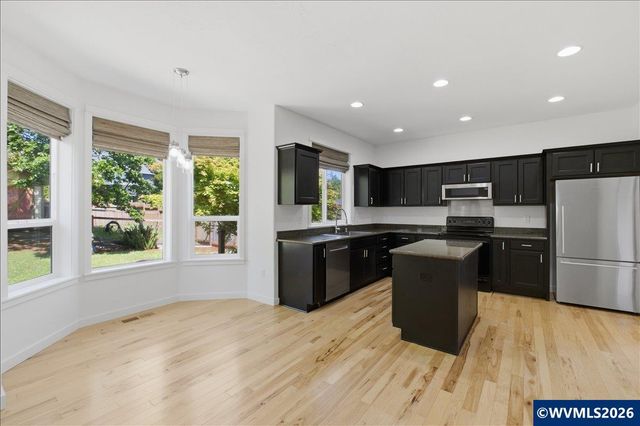 2107 Grace Av NW, Albany, OR 97321
