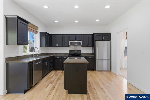 2107 Grace Av NW, Albany, OR 97321