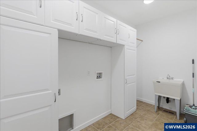 2107 Grace Av NW, Albany, OR 97321