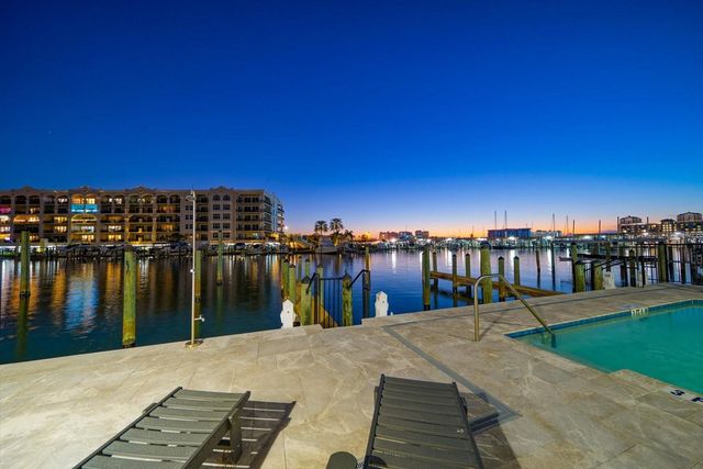 211 DOLPHIN POINT 302, Clearwater, FL 33767