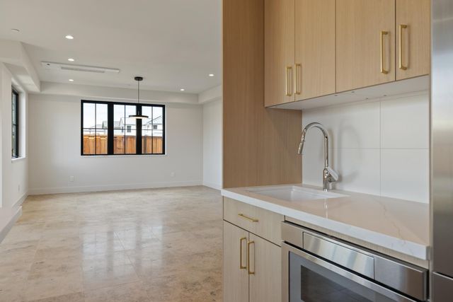 568 Creekside Court, Half Moon Bay, CA 94019
