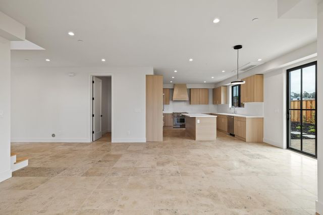 568 Creekside Court, Half Moon Bay, CA 94019