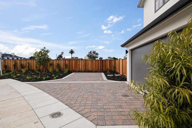 568 Creekside Court, Half Moon Bay, CA 94019