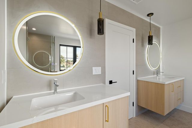 568 Creekside Court, Half Moon Bay, CA 94019