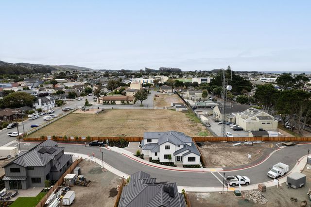 568 Creekside Court, Half Moon Bay, CA 94019