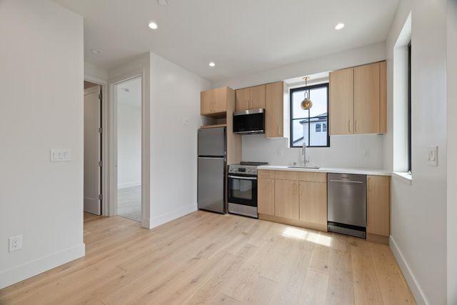 568 Creekside Court, Half Moon Bay, CA 94019