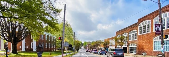 2017 Black Walnut Farm Road, Hillsborough, NC 27278