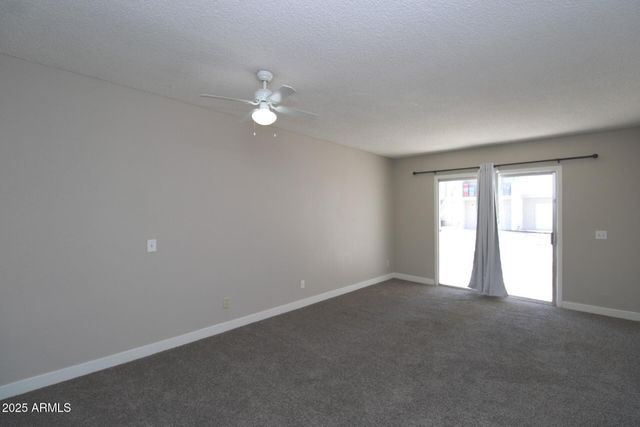 2807 E Paradise Lane Apt 102, Phoenix, AZ 85032