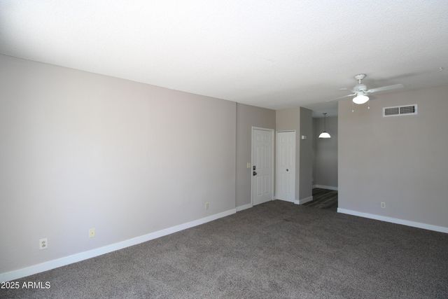 2807 E Paradise Lane Apt 102, Phoenix, AZ 85032