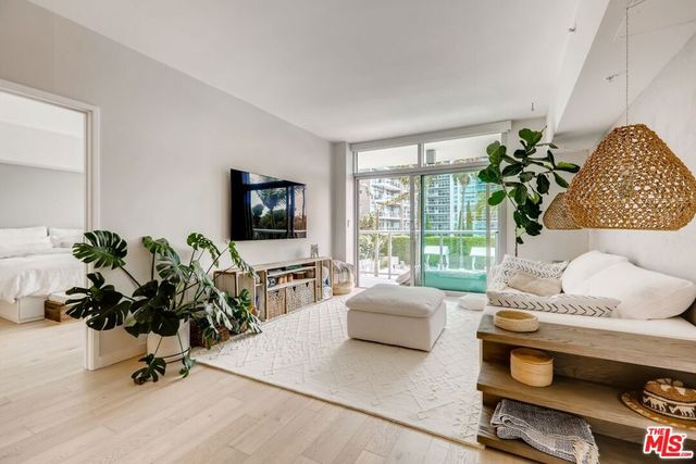 13700 Marina Pointe Drive 531, Marina Del Rey, CA 90292